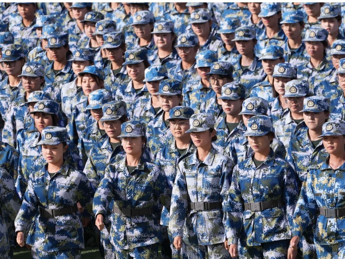 续写荣光致青春 意气风发启新程  --伟德国际victor1946举行2023年学生国防教育暨军事技能训练总...