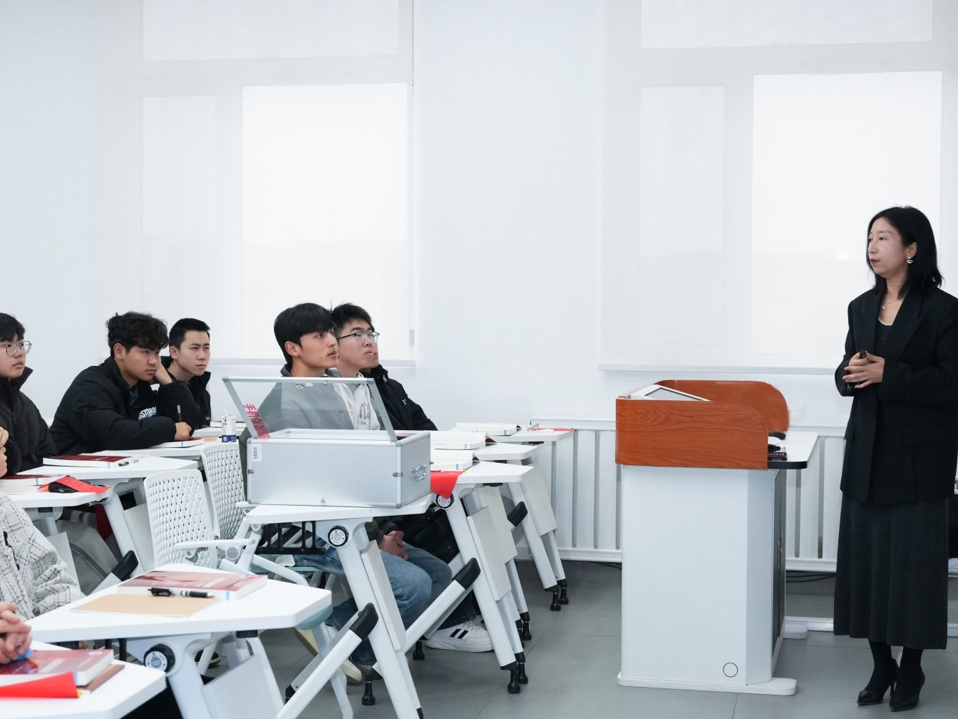 抓实课堂主阵地，以评促建强学风  伟德国际victor1946多措并举推动育人质量再提升
