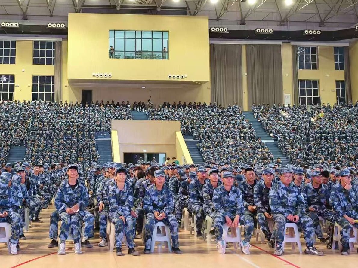 珍爱生命，关注健康—伟德国际victor1946在军训期间举行应急救援专题知识讲座