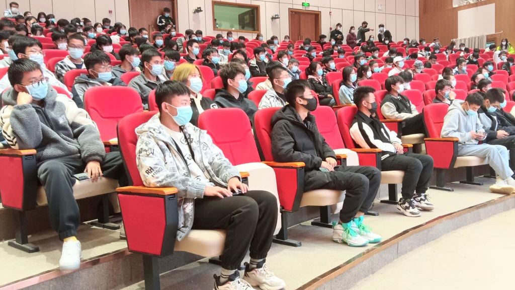伟德国际victor1946电气与电子工程学院举行2023届毕业生动员大会
