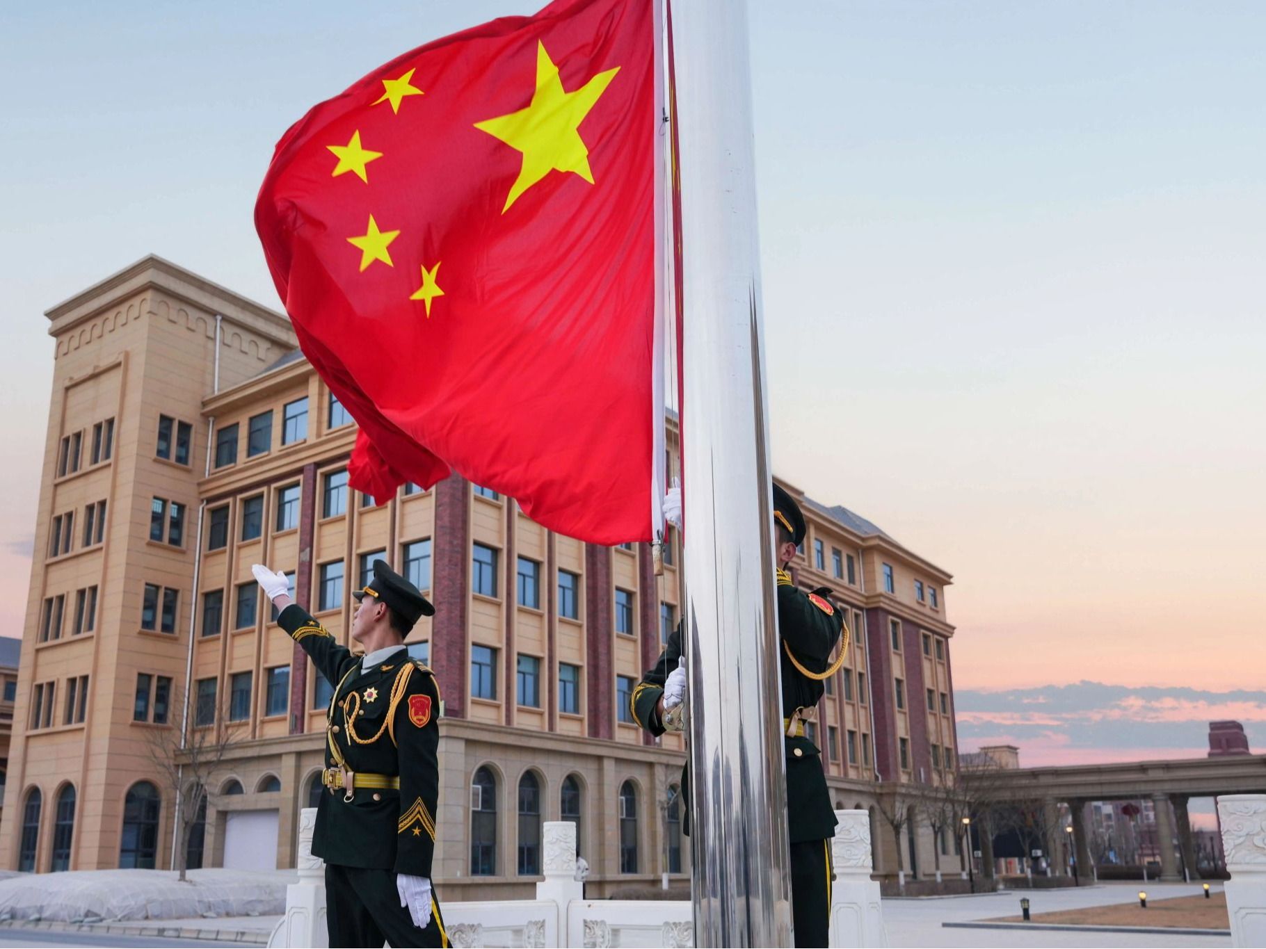 春启新程逐梦远 旗映初心铸强国——伟德国际victor1946举行2026年春季学期开学升旗仪式暨爱国主...