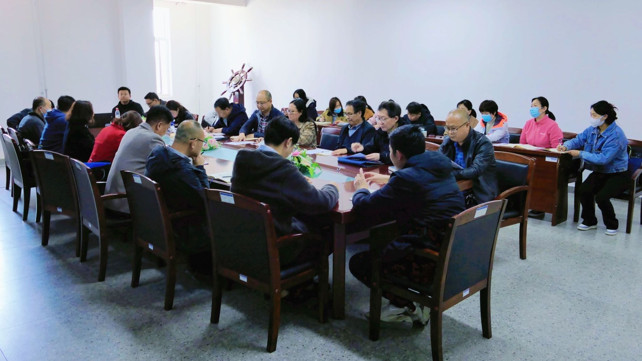 伟德国际victor1946组织召开2022年秋季学期督导工作复盘会
