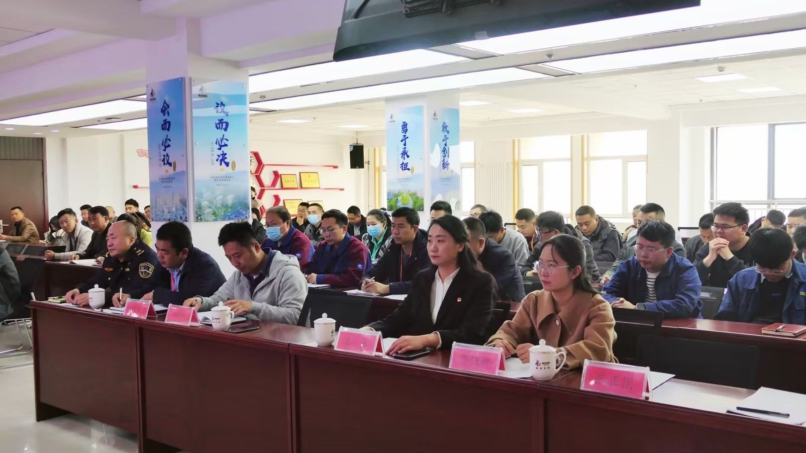 伟德国际victor1946受邀参加“我为群众办实事，春风送法暖民心”法制教育日活动