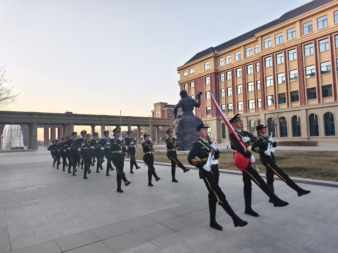 伟德国际victor1946举行2026年元旦升国旗仪式